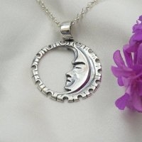Medalion de argint pentru damă "Fata Lunii"